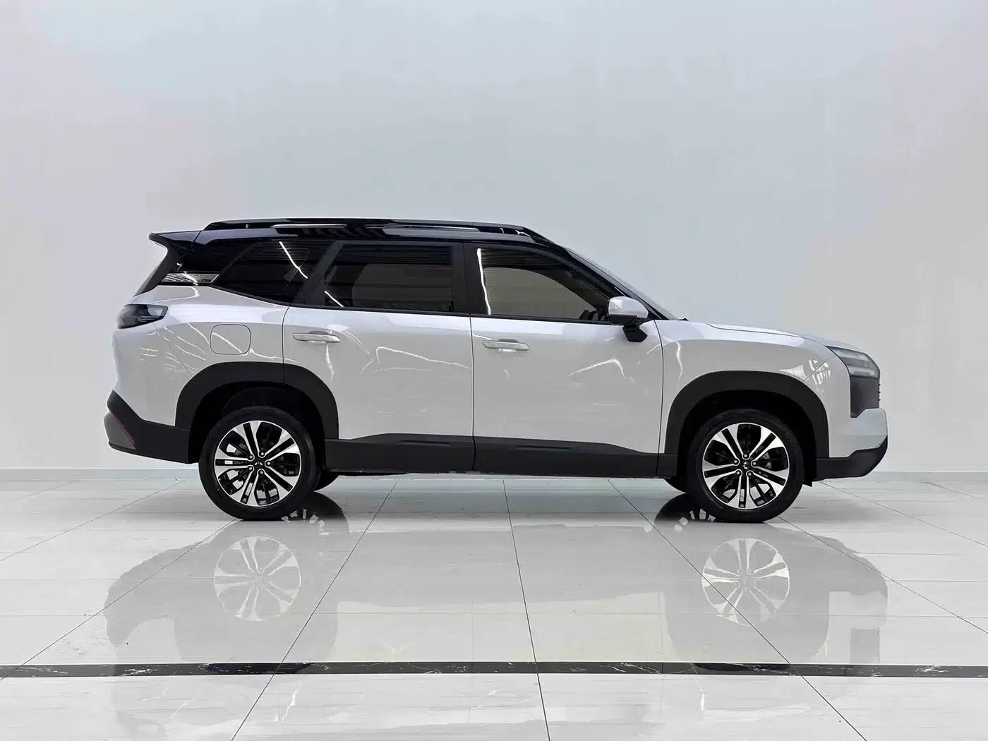 Starlight 560 2026 Model 1.5T CVT Elite — миниатюра 4