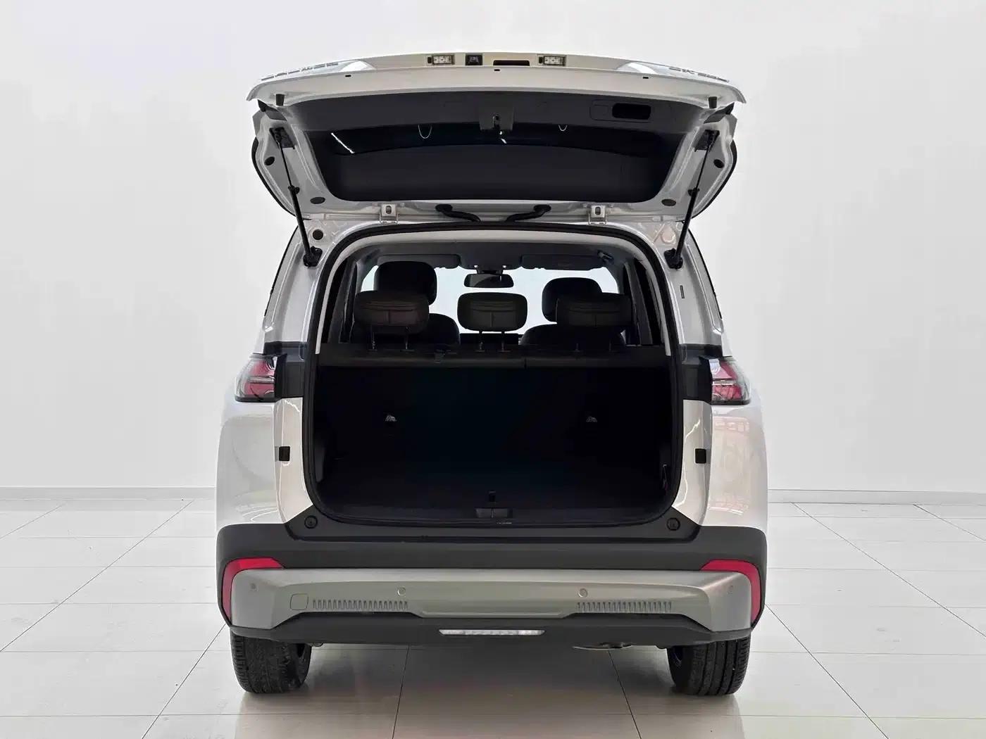 Starlight 560 2026 Model 1.5T CVT Elite — миниатюра 7