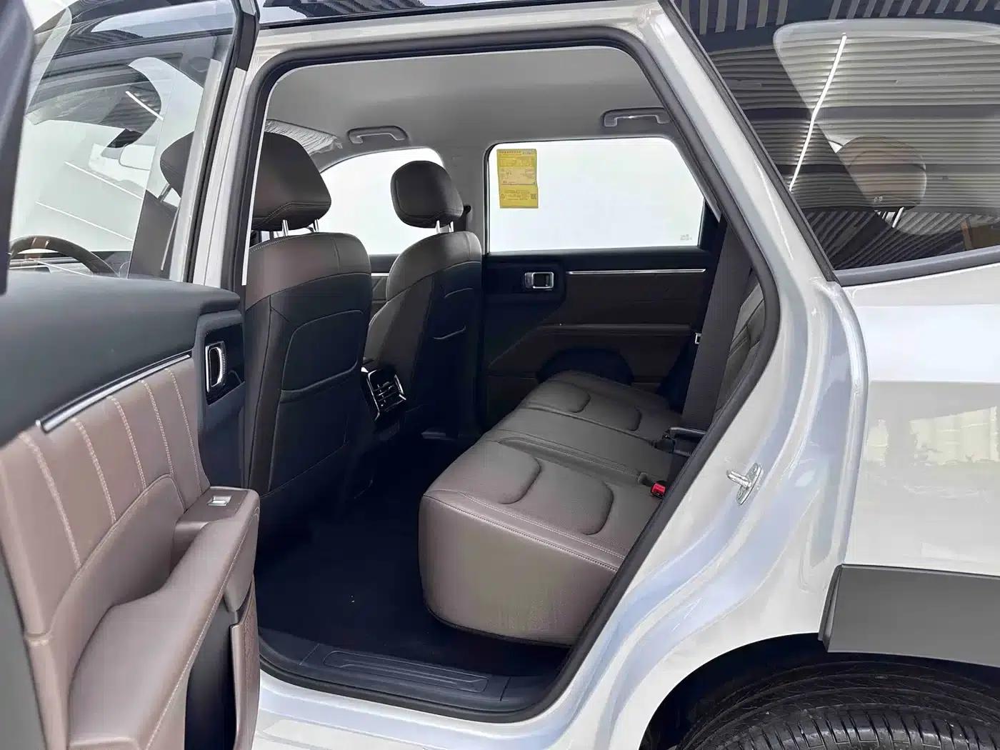 Starlight 560 2026 Model 1.5T CVT Elite — миниатюра 8