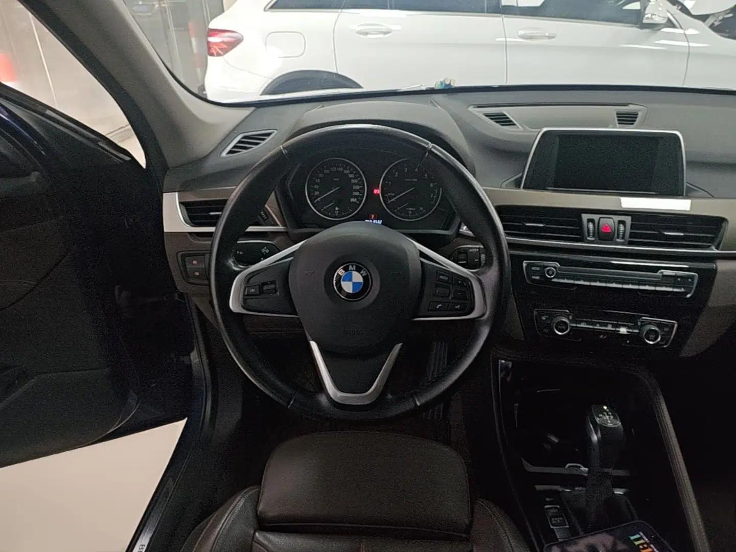 BMW X1 2018 sDrive18Li Luxury Model — миниатюра 13