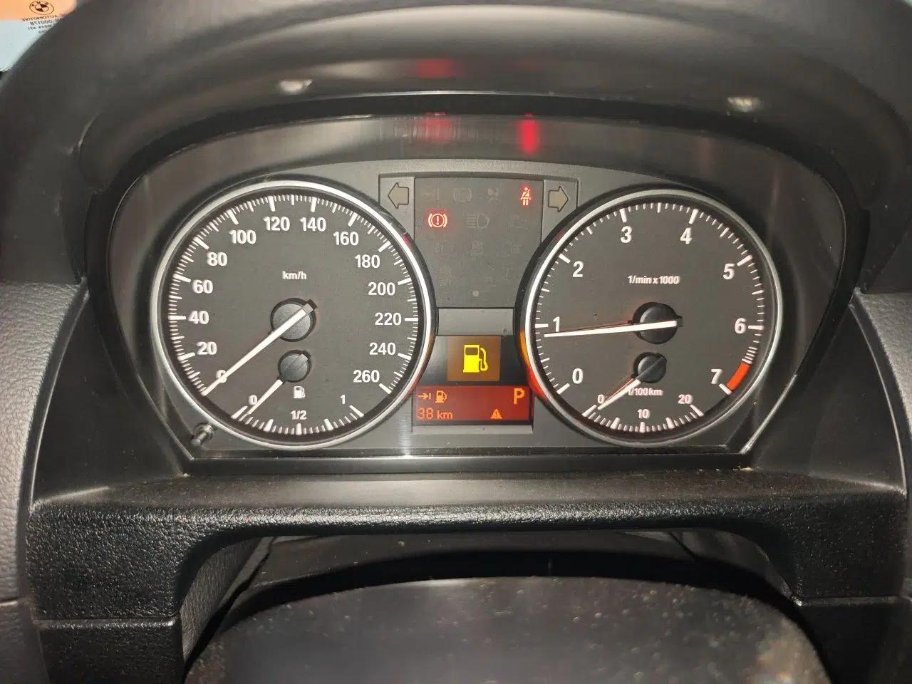 BMW X1 2013 sDrive18i Leading Model — миниатюра 11