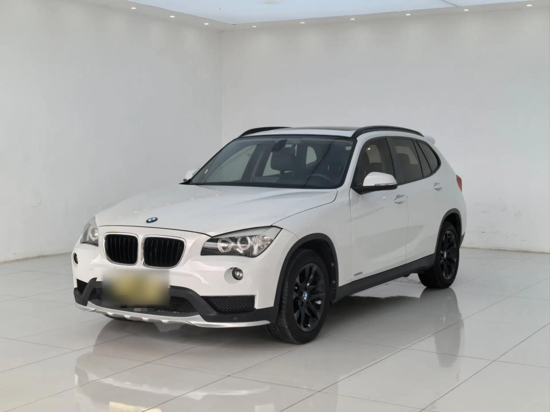 BMW X1 2015 sDrive18i Fashion Upgrade Edition — миниатюра 1