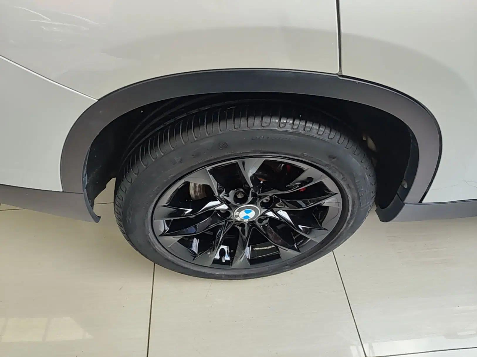 BMW X1 2015 sDrive18i Fashion Upgrade Edition — миниатюра 11