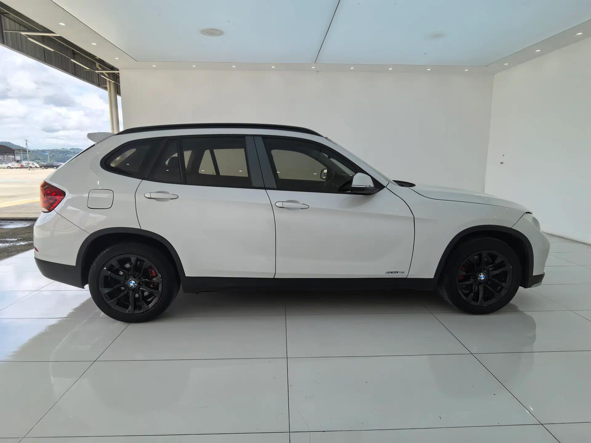 BMW X1 2015 sDrive18i Fashion Upgrade Edition — миниатюра 17