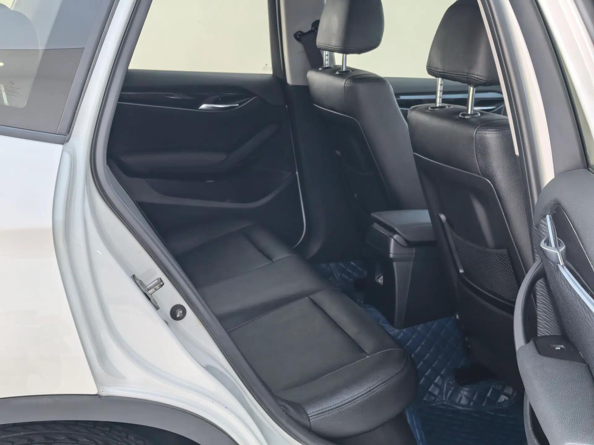 BMW X1 2015 sDrive18i Fashion Upgrade Edition — миниатюра 38