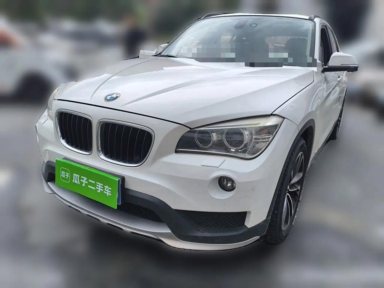 BMW X1 2015 sDrive18i Leading Edition — миниатюра 1