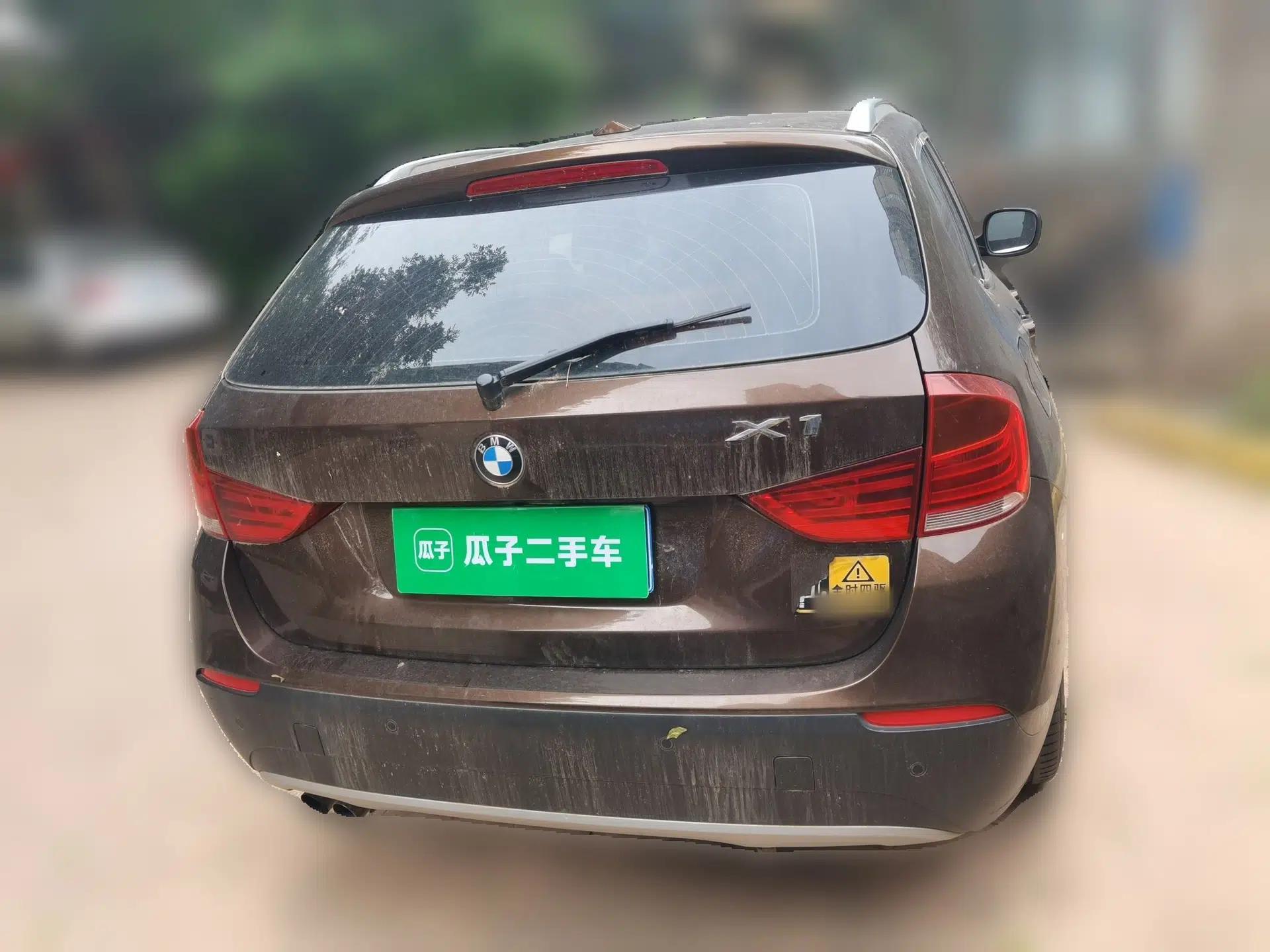 BMW X1 2012 xDrive20i Luxury Model — миниатюра 5