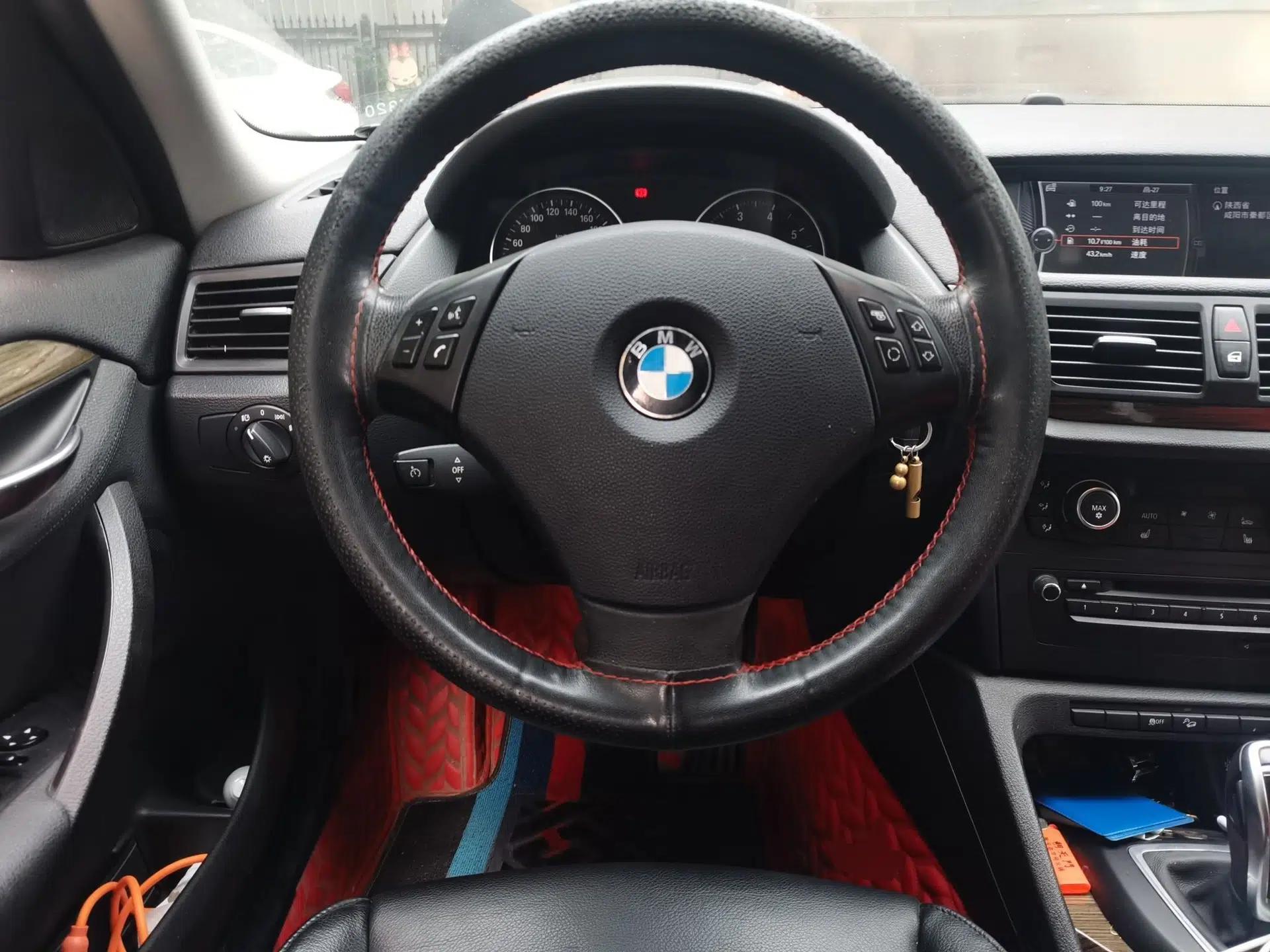 BMW X1 2012 xDrive20i Luxury Model — миниатюра 10