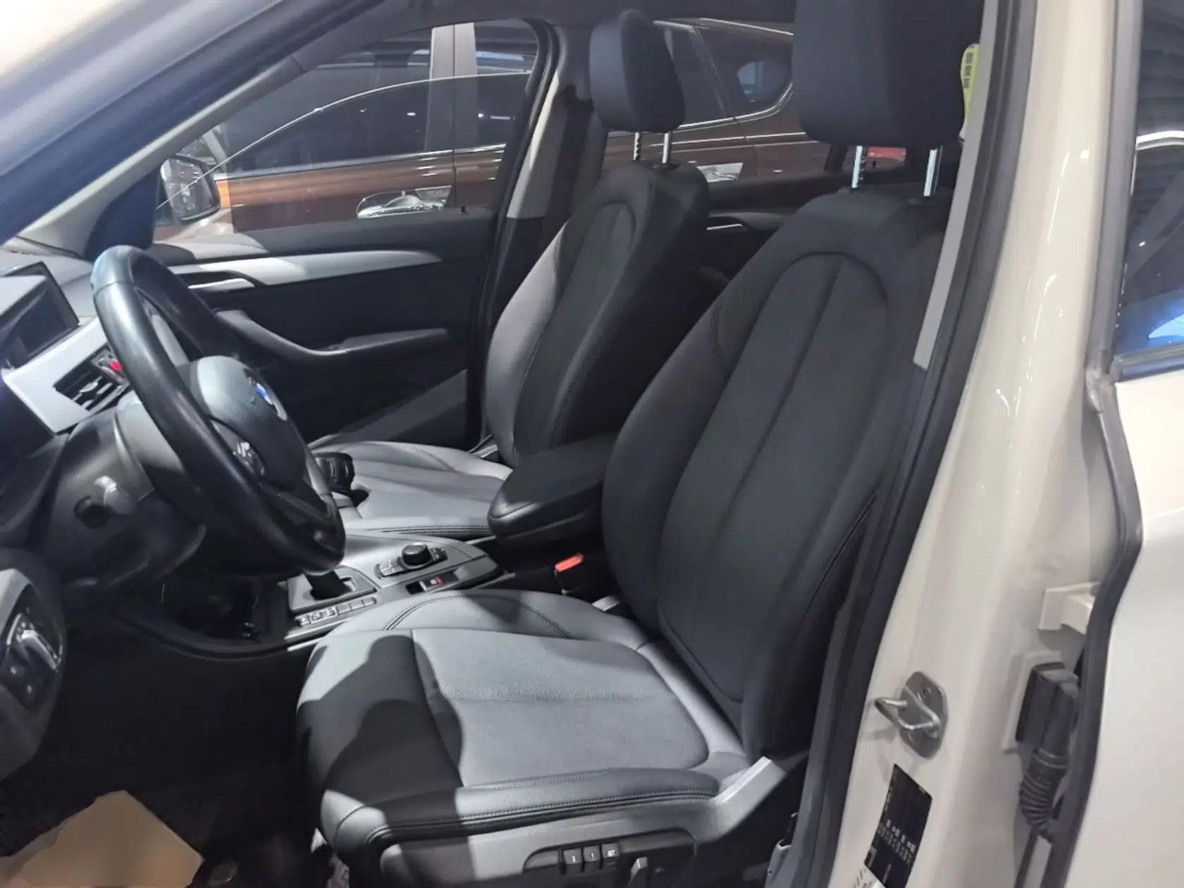 BMW X1 2019 sDrive18Li Fashion Model — миниатюра 17