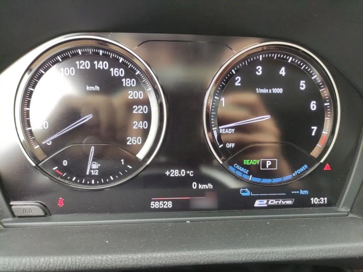 BMW X1 New Energy 2019 xDrive25Le Mileage Upgrade Version — миниатюра 10