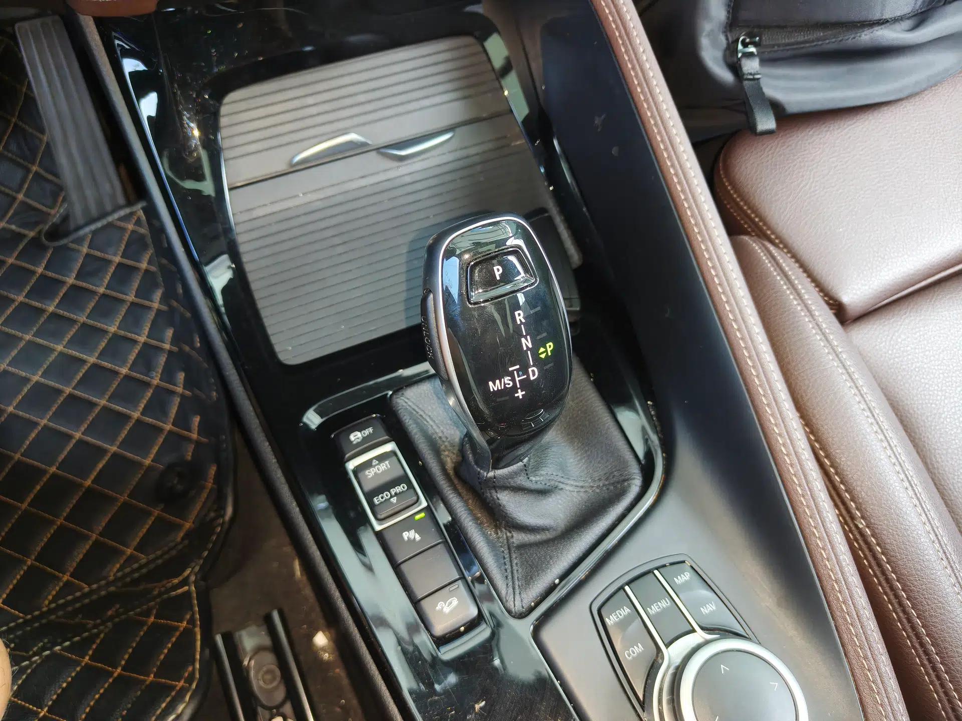 BMW X1 2020 xDrive25Li Luxury Edition — миниатюра 16
