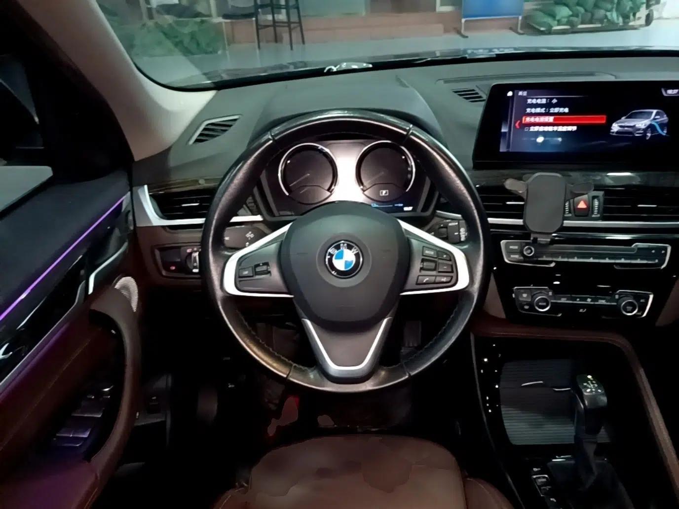 BMW X1 New Energy 2021 xDrive30Le Premium Edition — миниатюра 18