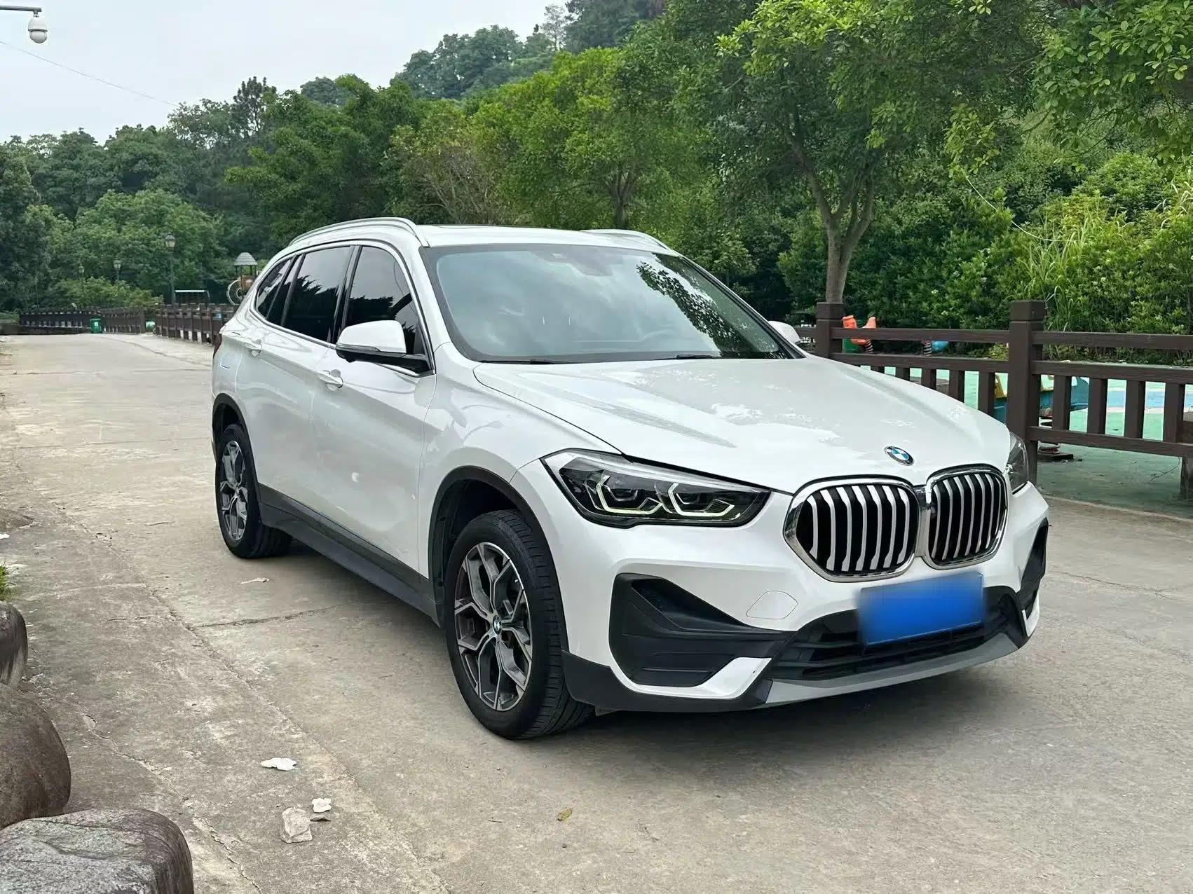 BMW X1 2021 sDrive25Li Leading Model — миниатюра 3