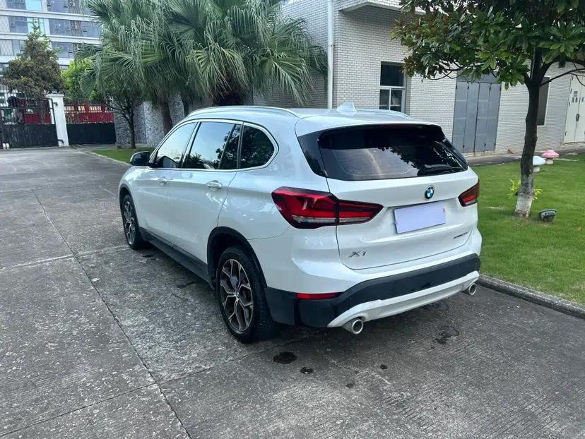 BMW X1 2022 sDrive25Li Leading Model — миниатюра 4