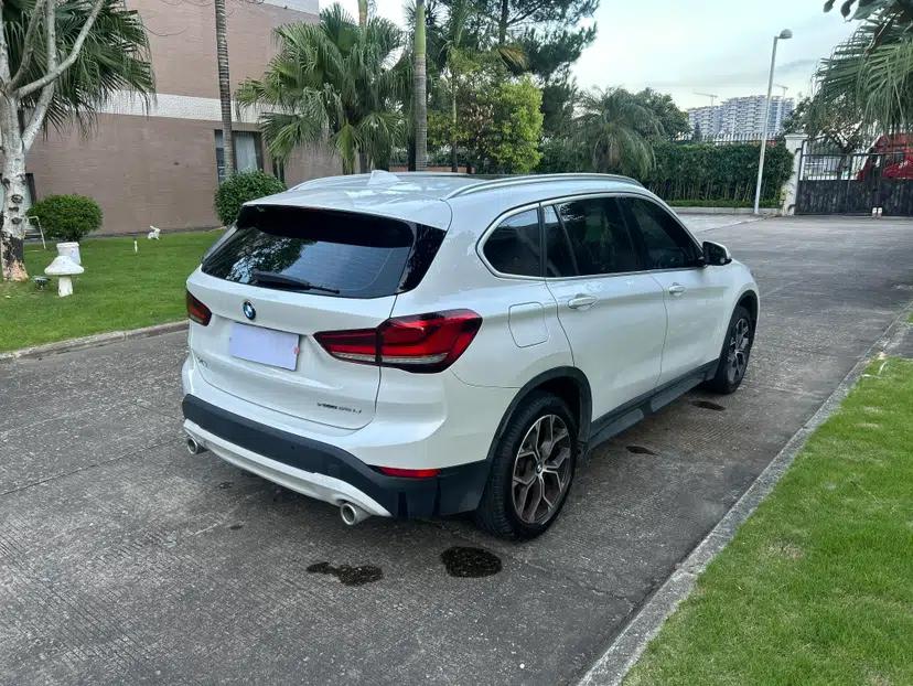 BMW X1 2022 sDrive25Li Leading Model — миниатюра 6