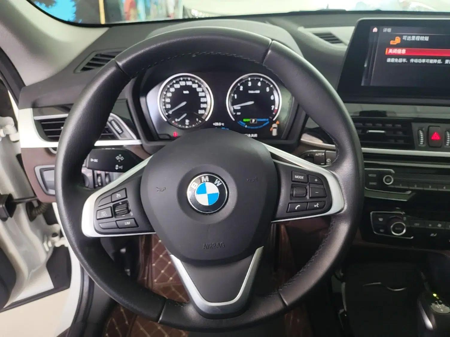 BMW X1 New Energy 2020 xDrive30Le Premium Edition — миниатюра 13