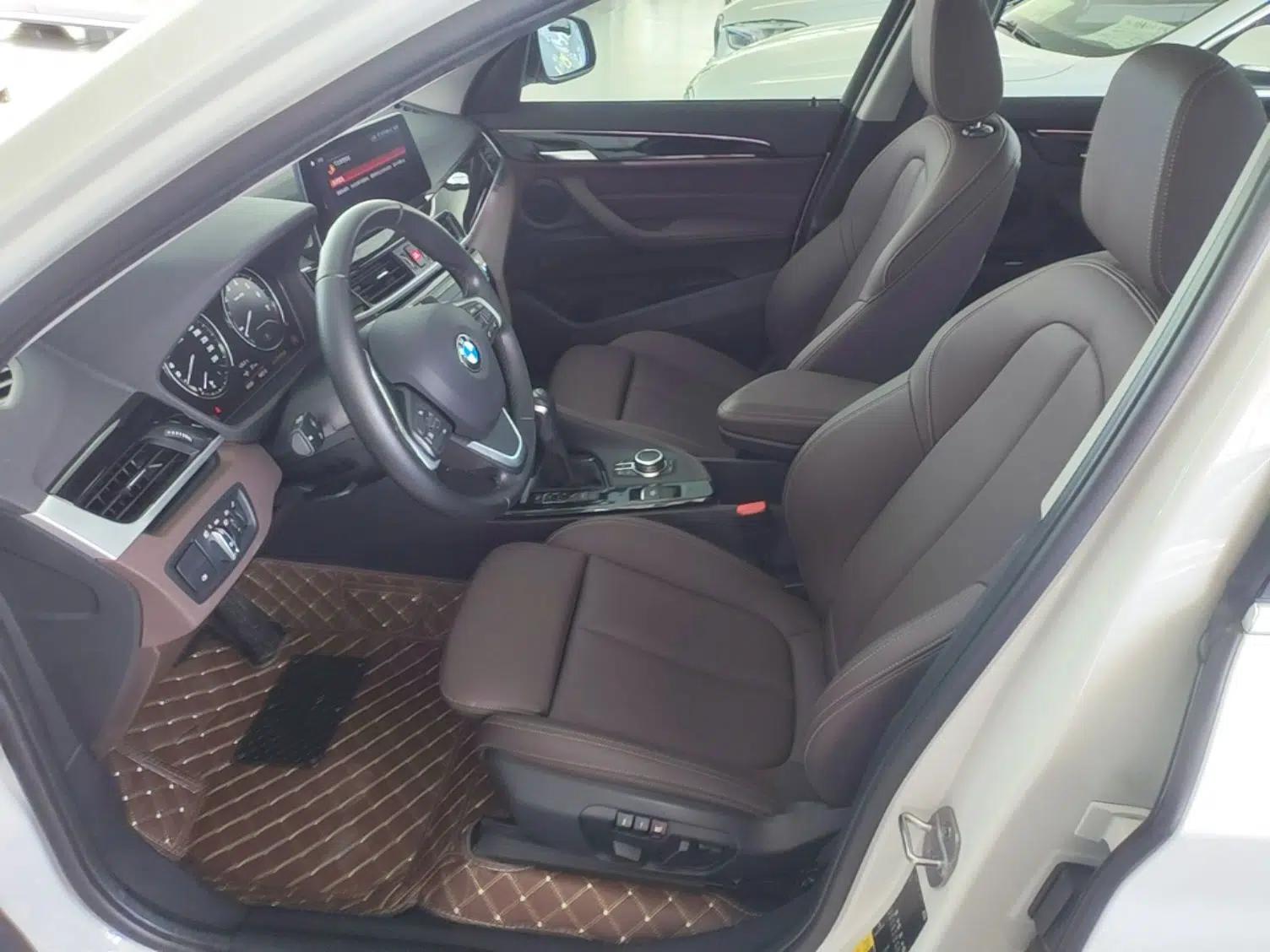 BMW X1 New Energy 2020 xDrive30Le Premium Edition — миниатюра 17