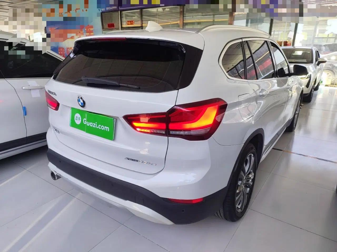 BMW X1 New Energy 2020 xDrive30Le Premium Edition — миниатюра 6