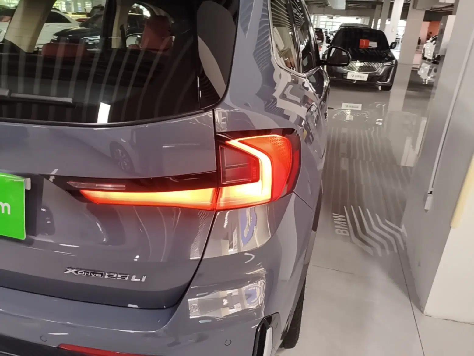 BMW X1 2023 xDrive25Li X Design Package — миниатюра 9