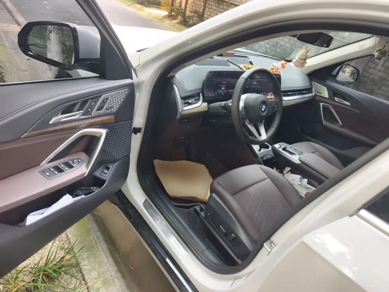 BMW X1 2023 xDrive25Li X Design Package — миниатюра 16