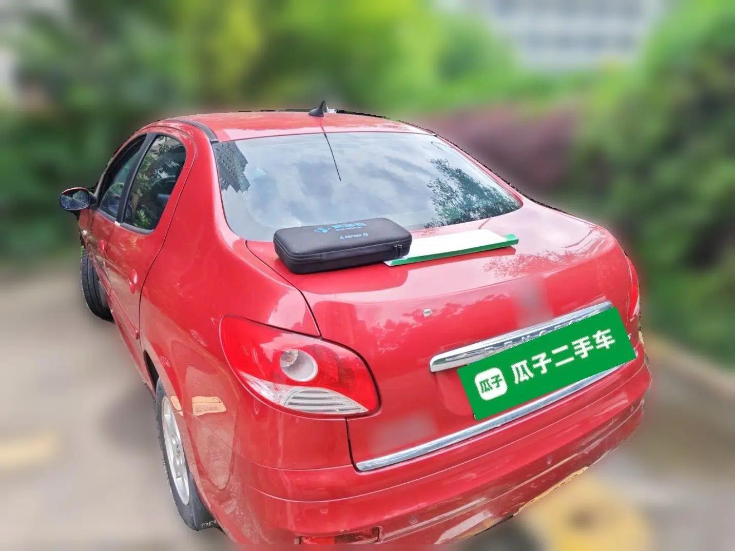 Peugeot 207 2011 Sedan 1.6L Manual Yule Edition — миниатюра 4