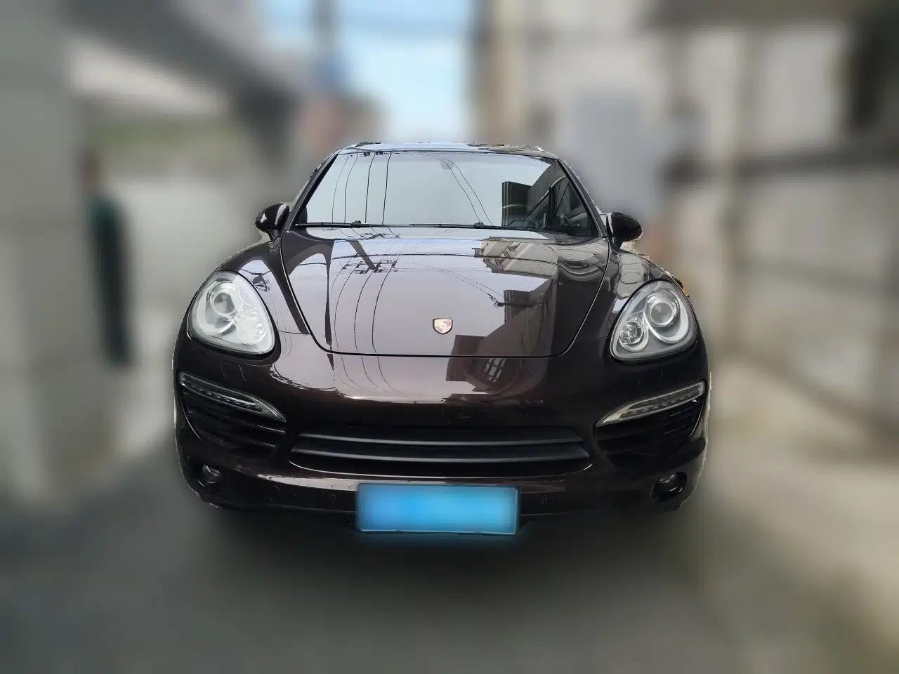 Porsche Cayenne 2014 Cayenne Platinum Edition 3.0T — миниатюра 2