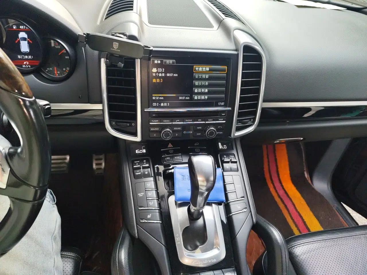 Porsche Cayenne 2014 Cayenne Platinum Edition 3.0T — миниатюра 13