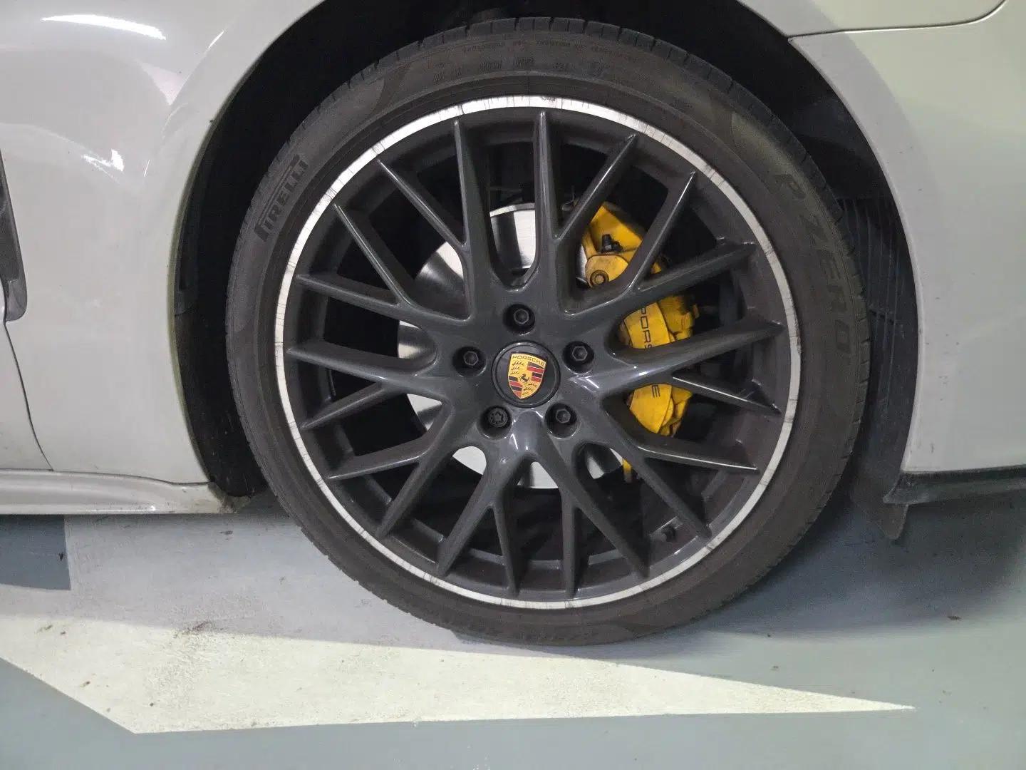 Porsche Panamera 2023 Panamera Executive Long Wheelbase 2.9T — миниатюра 8