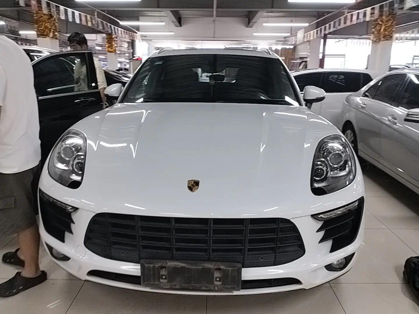 Porsche Macan 2016 Macan 2.0T — миниатюра 2