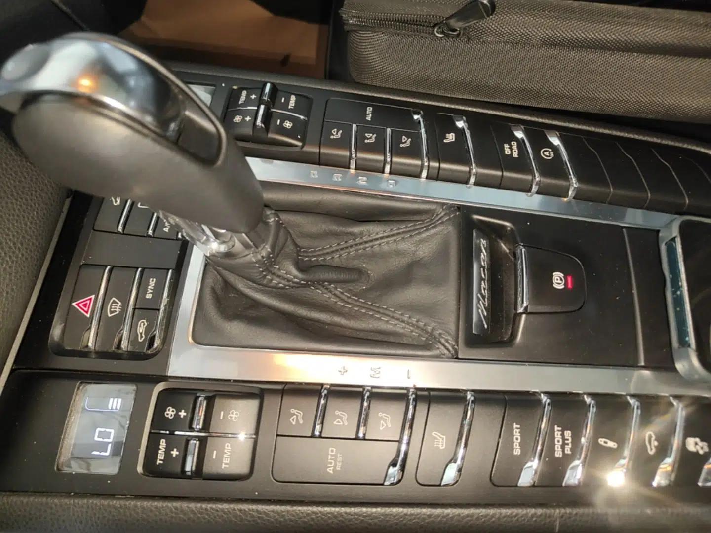 Porsche Macan 2014 Macan S 3.0T — миниатюра 16