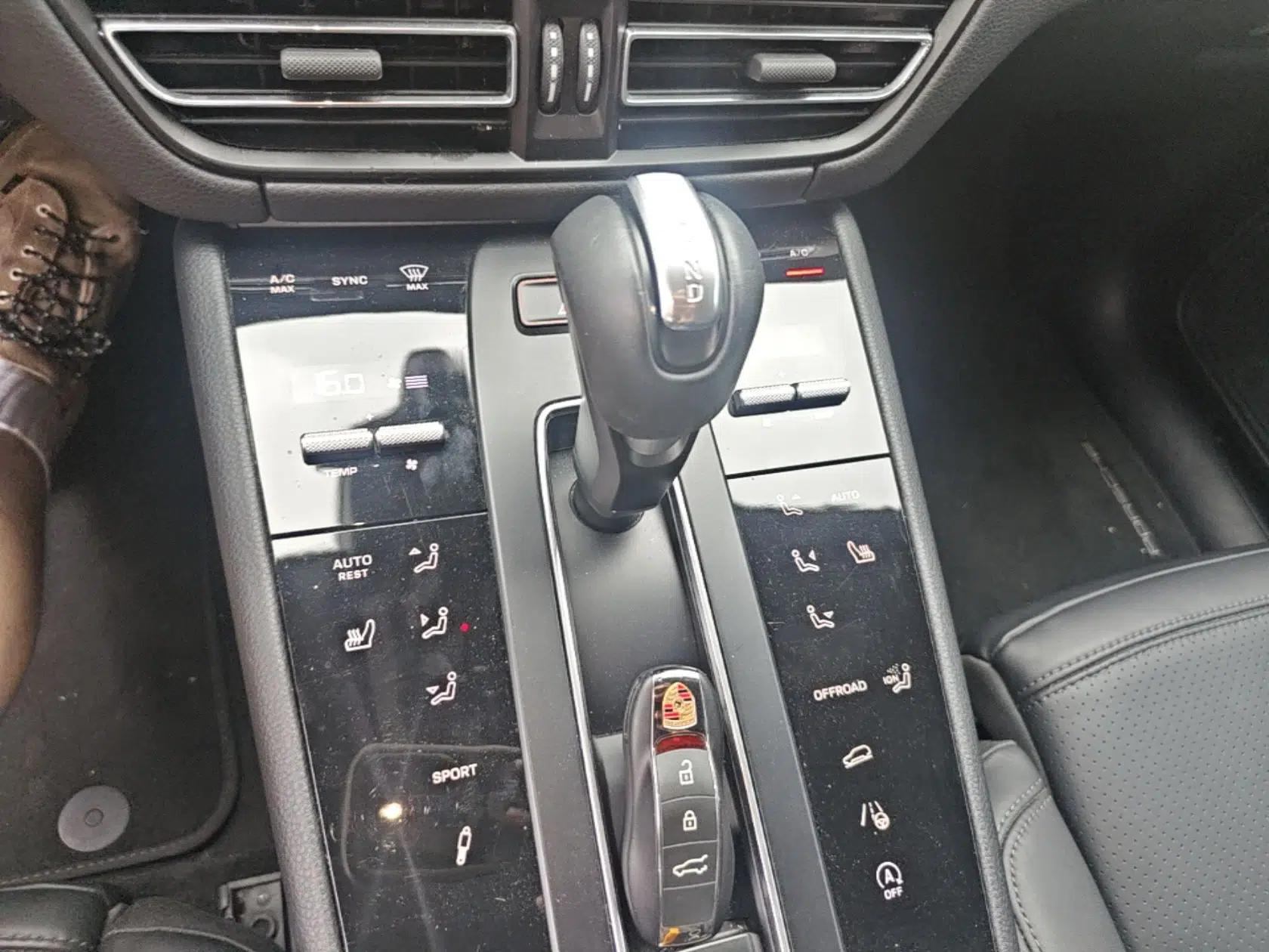 Porsche Macan 2023 Macan 2.0T — миниатюра 21