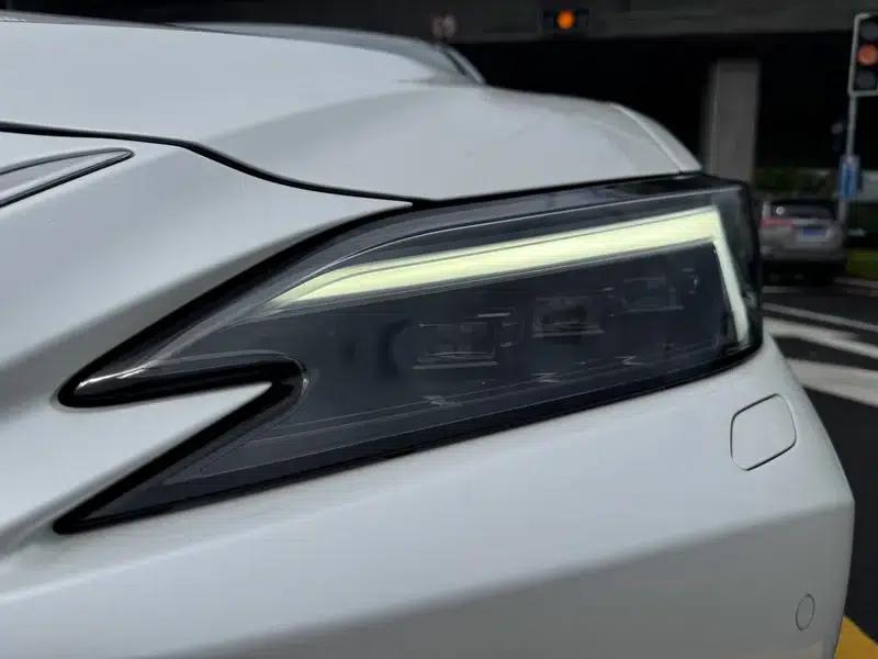 Lexus ES 2025 200 Premium Edition — миниатюра 11