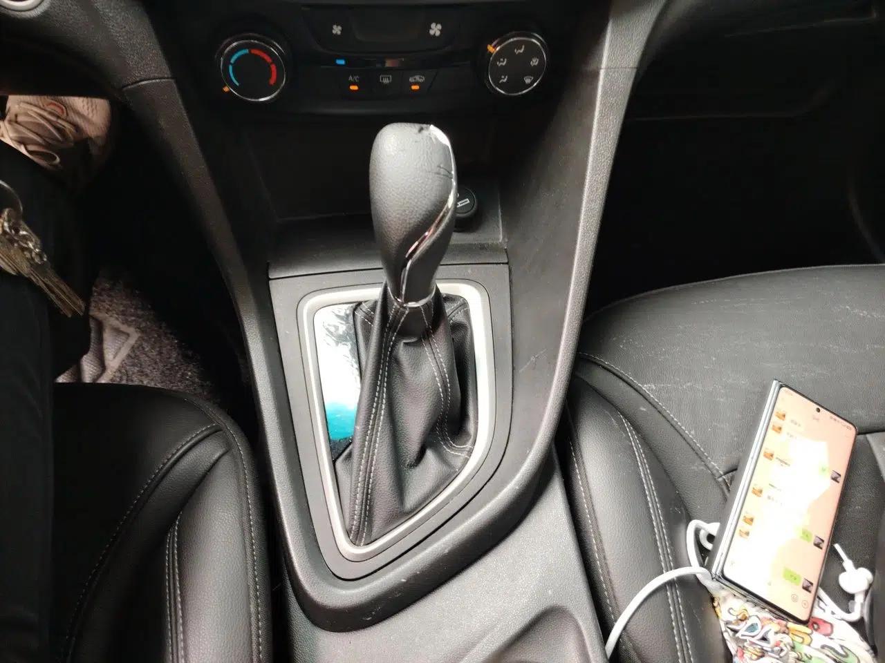 Buick Excelle GX 2018 18T Automatic Elite Model — миниатюра 14
