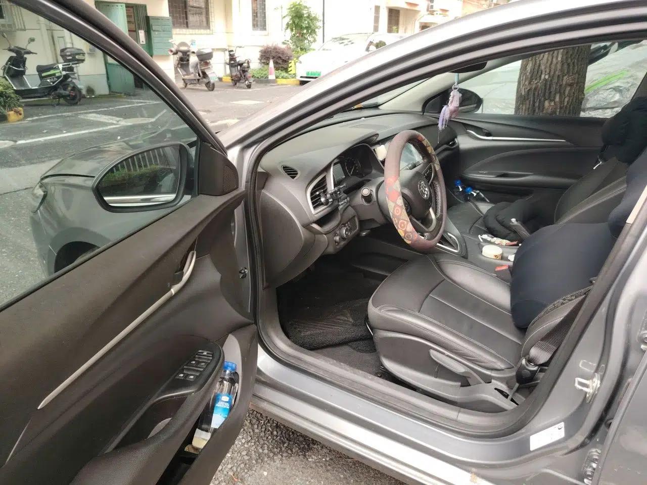 Buick Excelle GX 2018 18T Automatic Elite Model — миниатюра 16