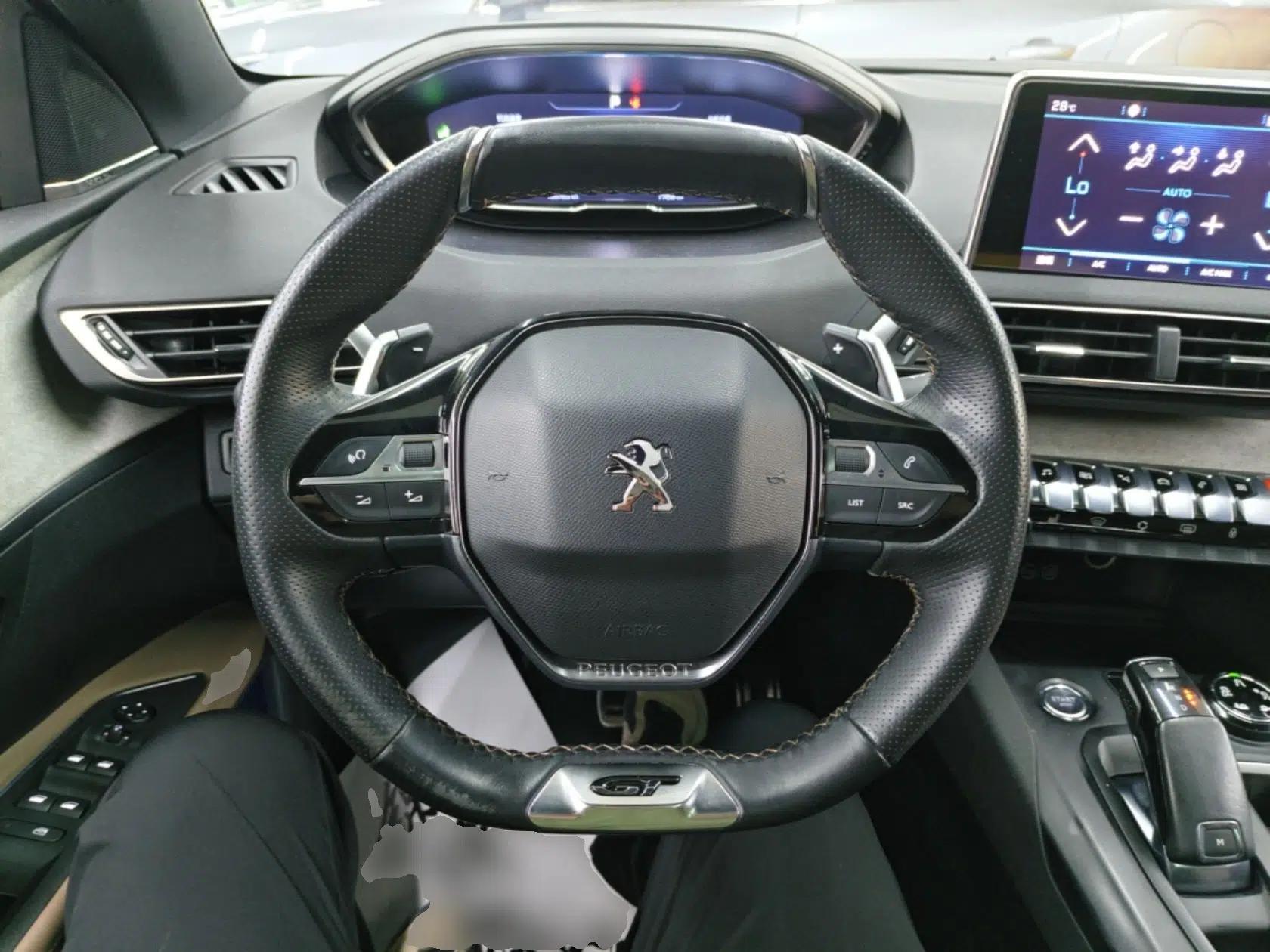 Peugeot 5008 2017 380THP 7-Seater Luxury GT Edition — миниатюра 13