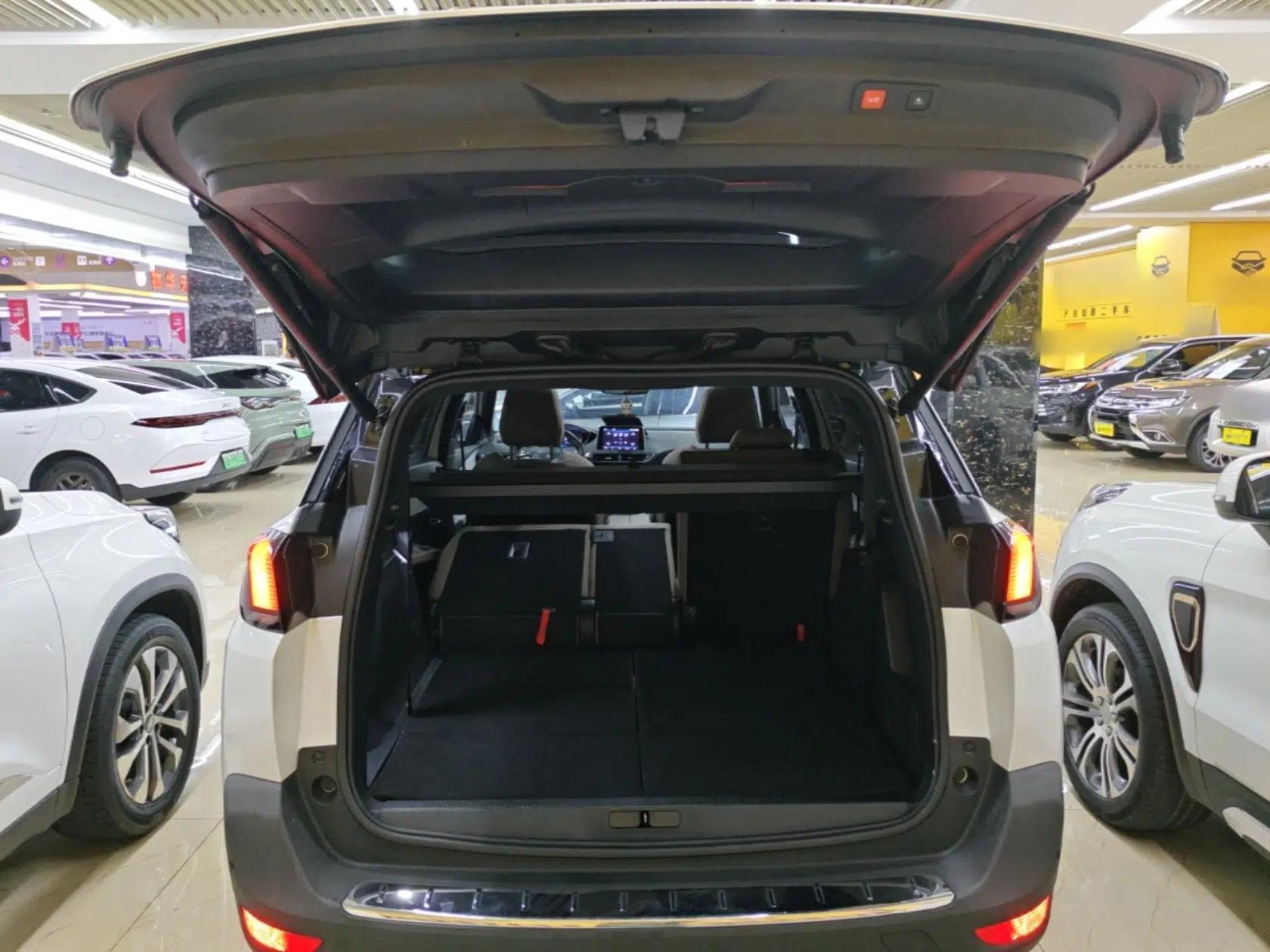 Peugeot 5008 2017 380THP 7-Seater Luxury GT Edition — миниатюра 22