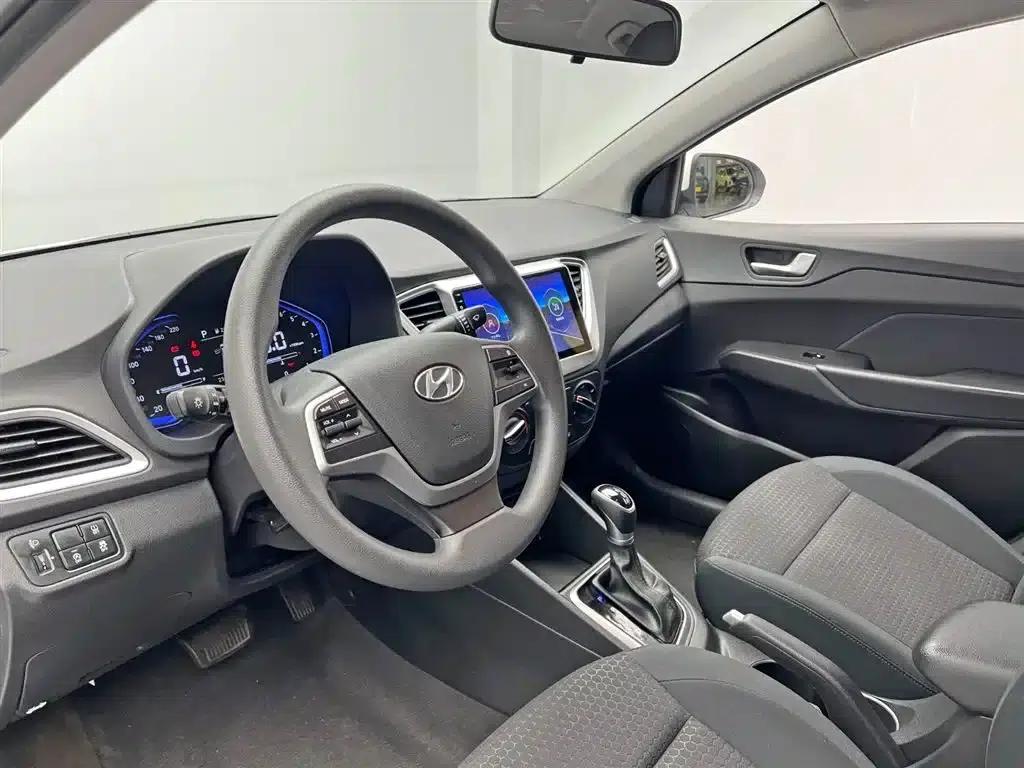 2020 Hyundai Verna 1.4L CVT GLS Cool Edition — миниатюра 14