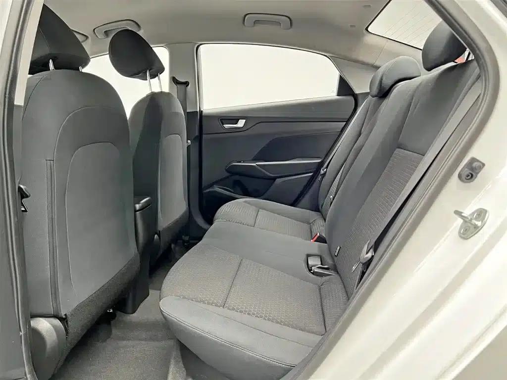 2020 Hyundai Verna 1.4L CVT GLS Cool Edition — миниатюра 16
