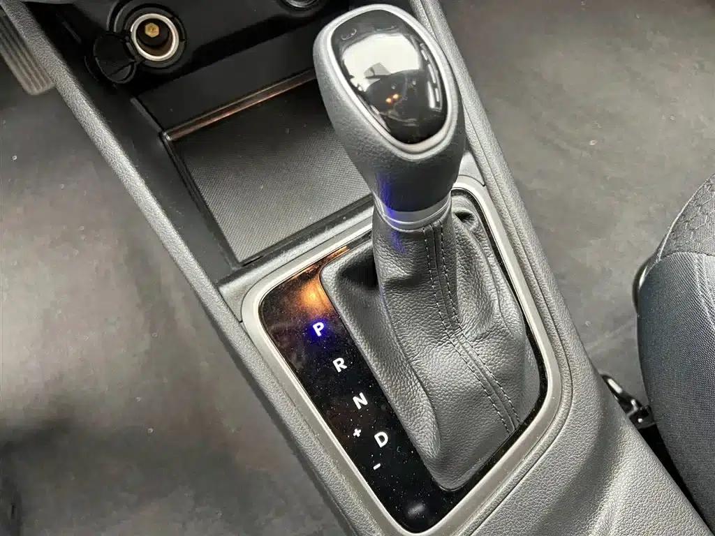 2020 Hyundai Verna 1.4L CVT GLS Cool Edition — миниатюра 17