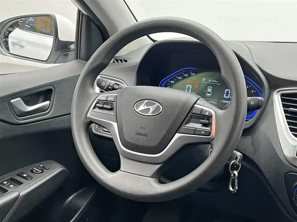 2020 Hyundai Verna 1.4L CVT GLS Cool Edition — миниатюра 20