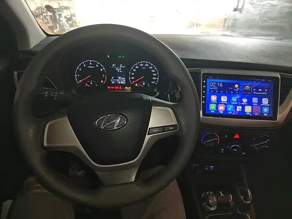 2016 Hyundai Verna 1.4L Automatic GLS (Cool Edition) — миниатюра 11