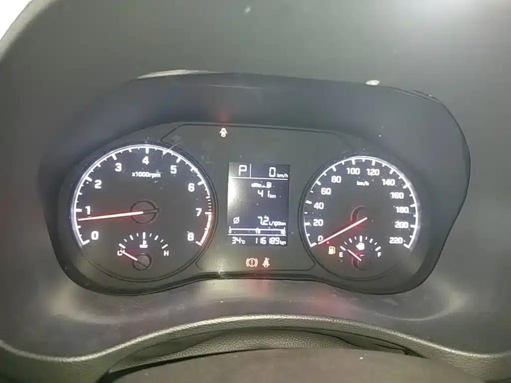 2016 Hyundai Verna 1.4L Automatic GLS (Cool Edition) — миниатюра 12