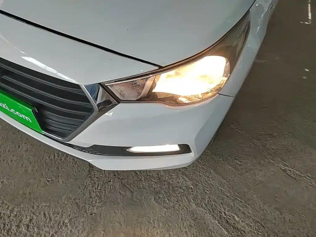 2016 Hyundai Verna 1.4L Automatic GLS (Cool Edition) — миниатюра 24