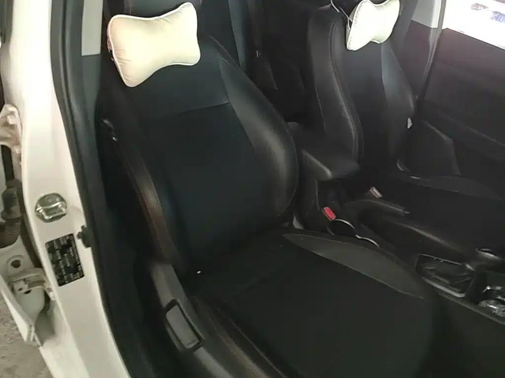 2016 Hyundai Verna 1.4L Automatic GLS (Cool Edition) — миниатюра 25