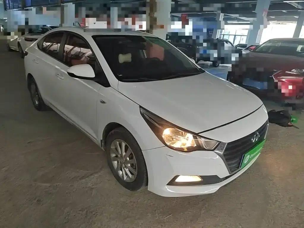 2016 Hyundai Verna 1.4L Automatic GLS (Cool Edition) — миниатюра 4