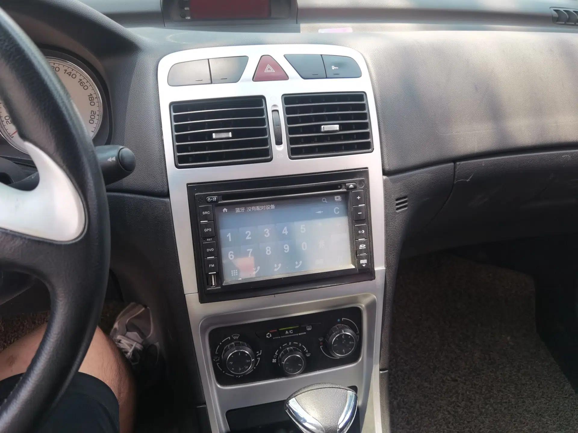 Peugeot 307 2012 Hatchback 1.6L Automatic Comfort Edition — миниатюра 13