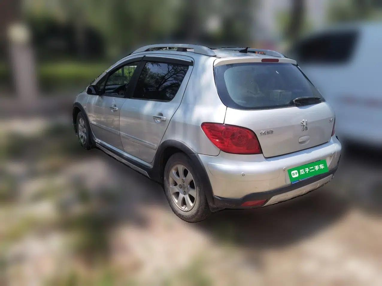Peugeot 307 2012 Hatchback 1.6L Automatic Comfort Edition — миниатюра 4