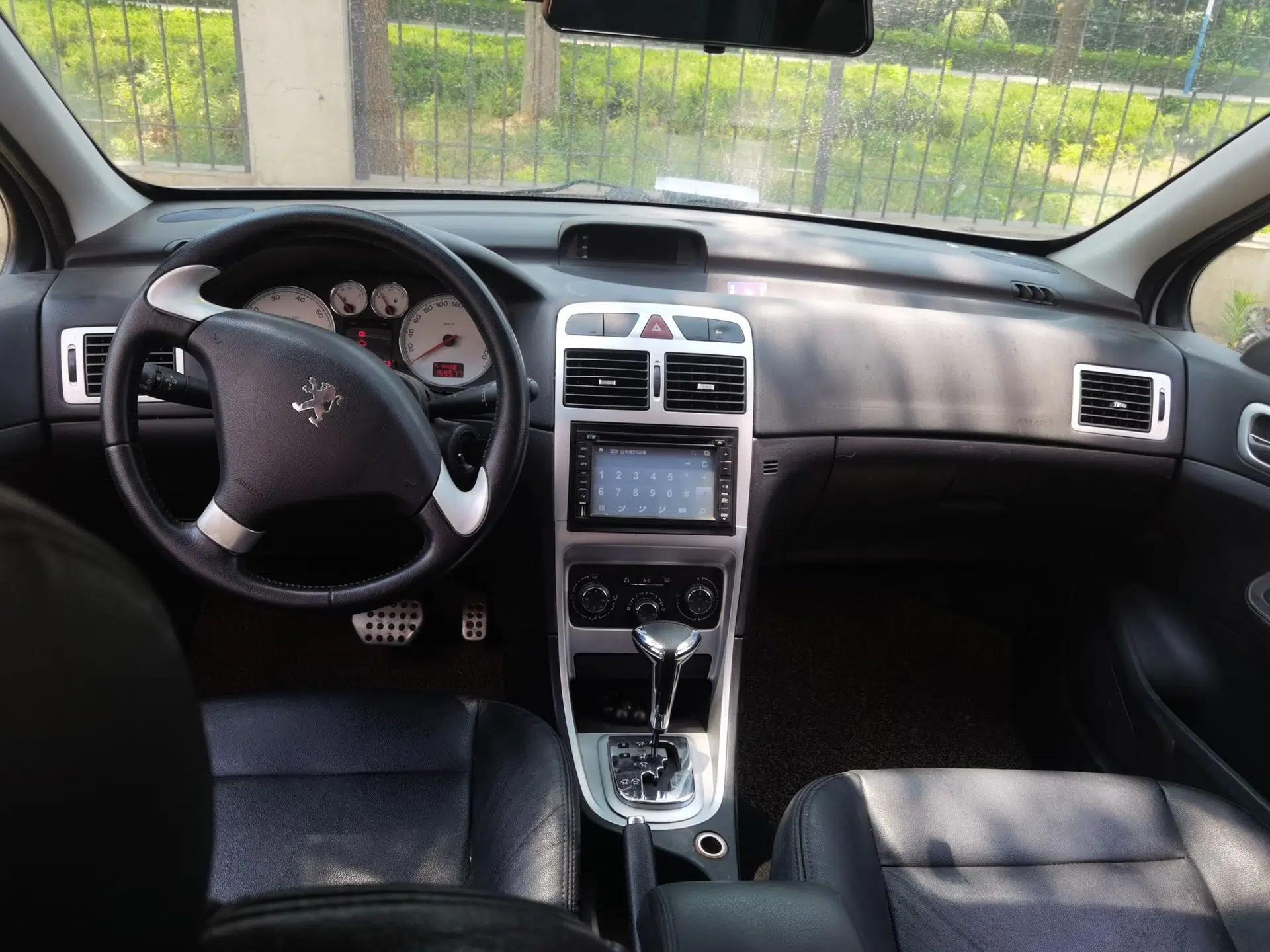Peugeot 307 2012 Hatchback 1.6L Automatic Comfort Edition — миниатюра 9