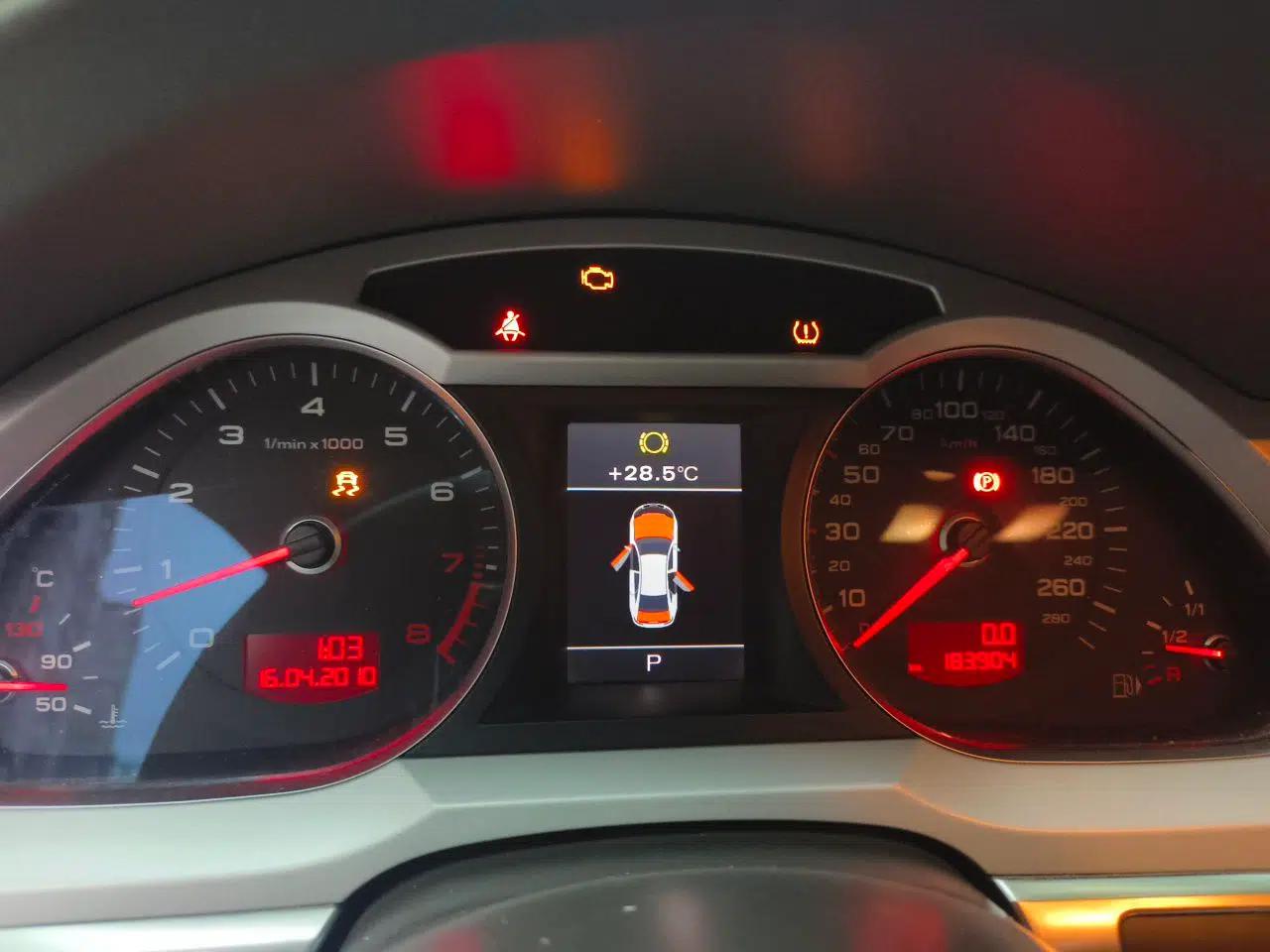 Audi A6L 2010 2.8 FSI Comfort Model — миниатюра 11