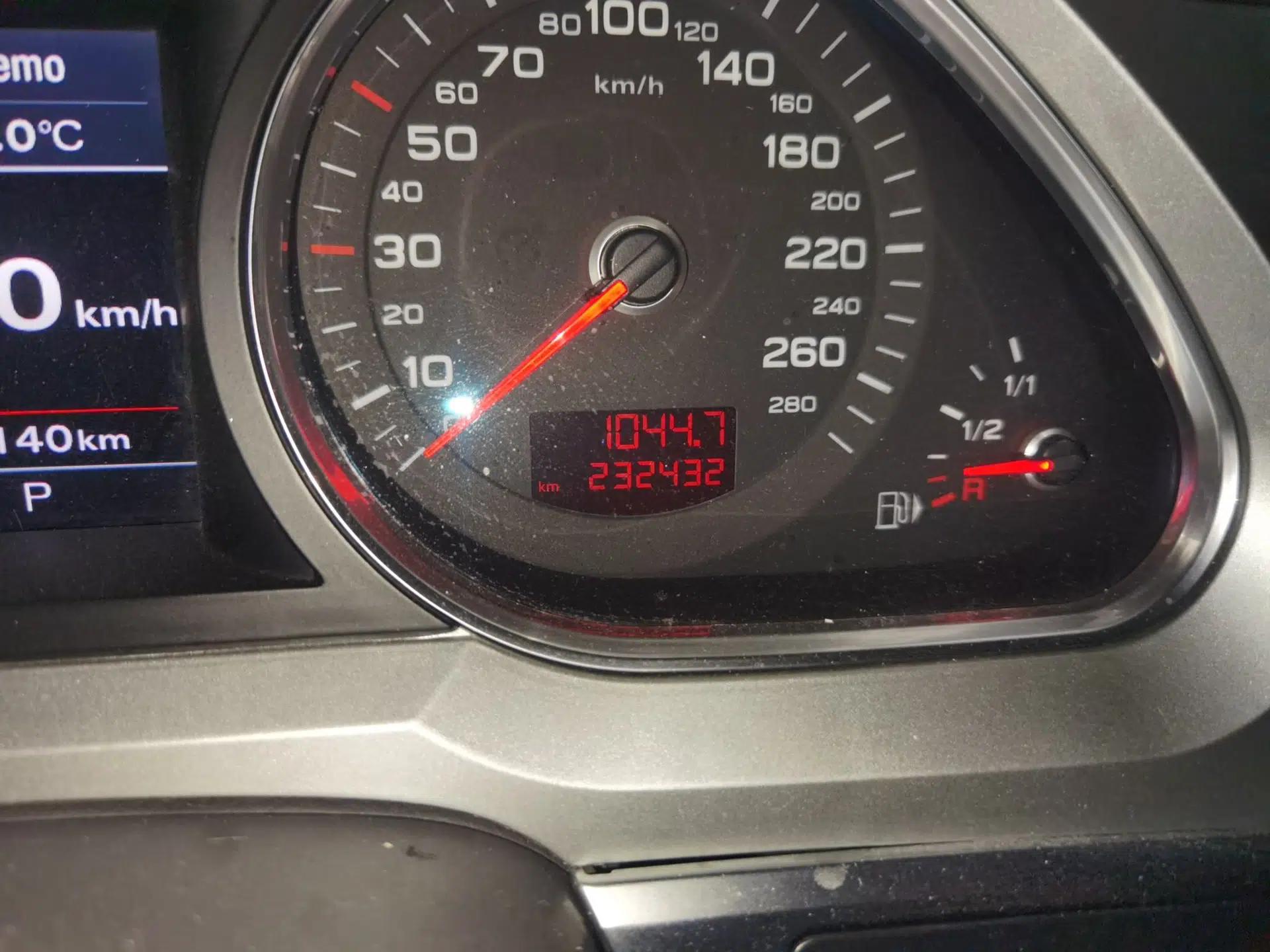 Audi A6L 2011 2.0 TFSI automatic Comfort trim — миниатюра 12